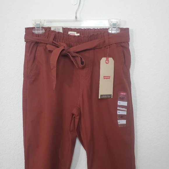 Levi's Jet Set Burnt Orange  Taper Crop Ankle Joggers Pants XS NWT - Picture 2 of 10